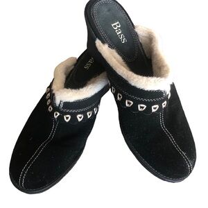 VGUC Bass Black Suede Clogs/Mules Rubber Wedge Shoes With Faux Fur Liner Sz 6